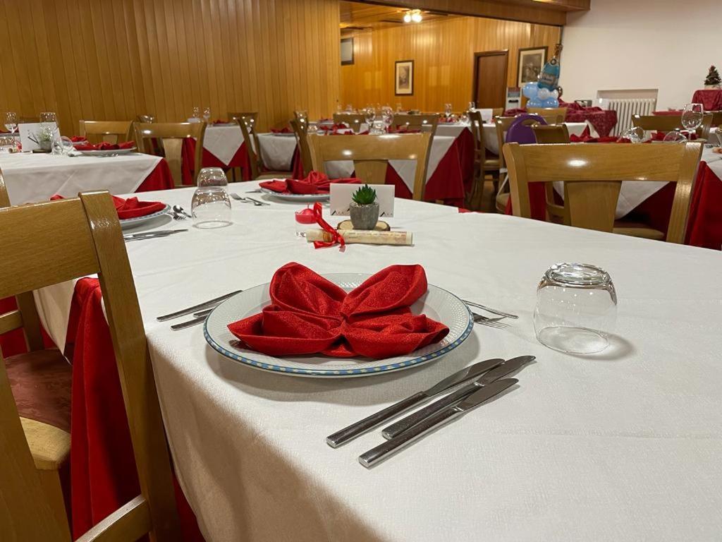 Hotel Sancamillo Dimaro Luaran gambar